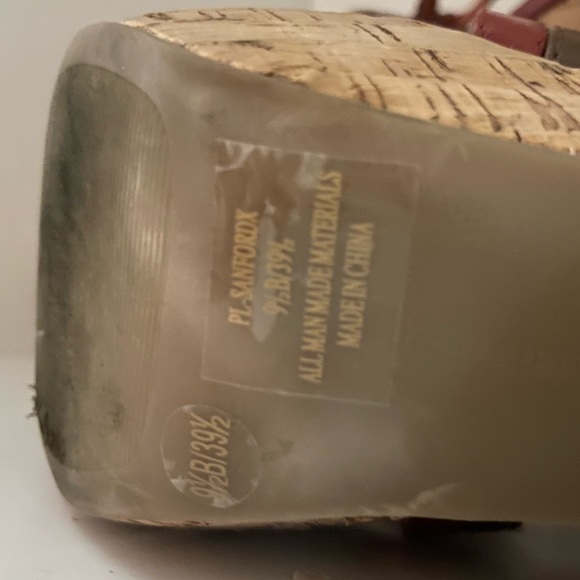 BCBGeneration Red/Brown Platform Sandals - Picture 4 of 9